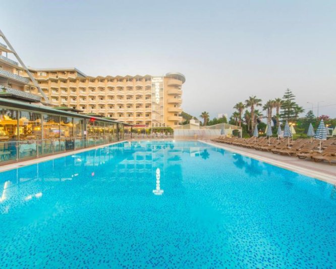 Alanya utazás Beach Club Doganay
