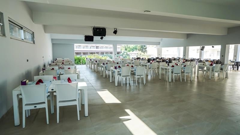 Catty Cats Garden Hotel Side