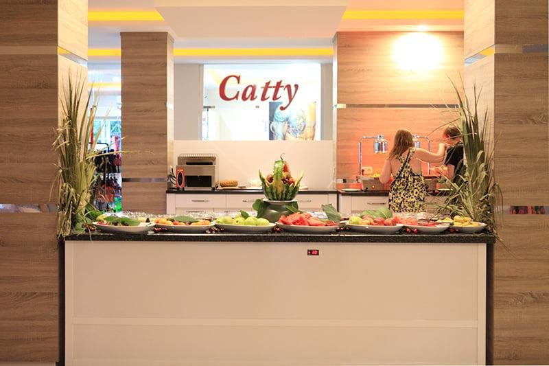 Catty Cats Garden Hotel Side