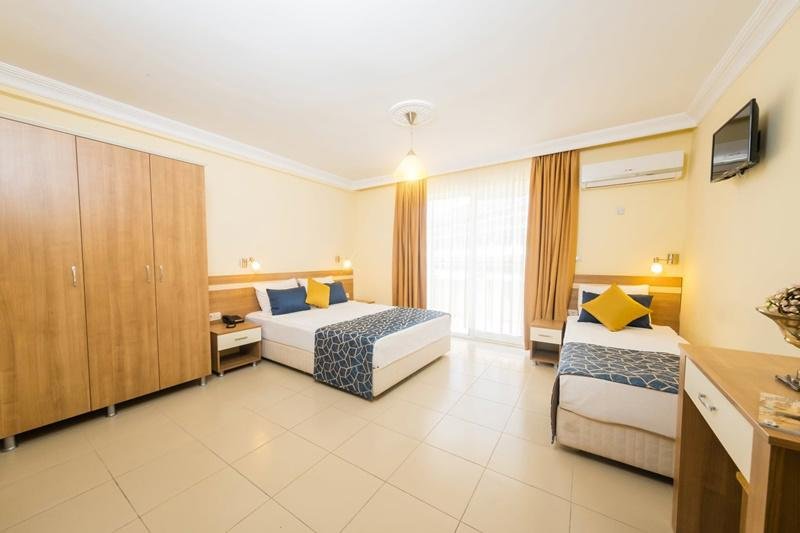 Side utazás Catty Cats Garden Hotel