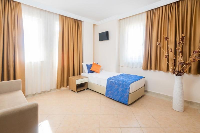 Side utazás Catty Cats Garden Hotel