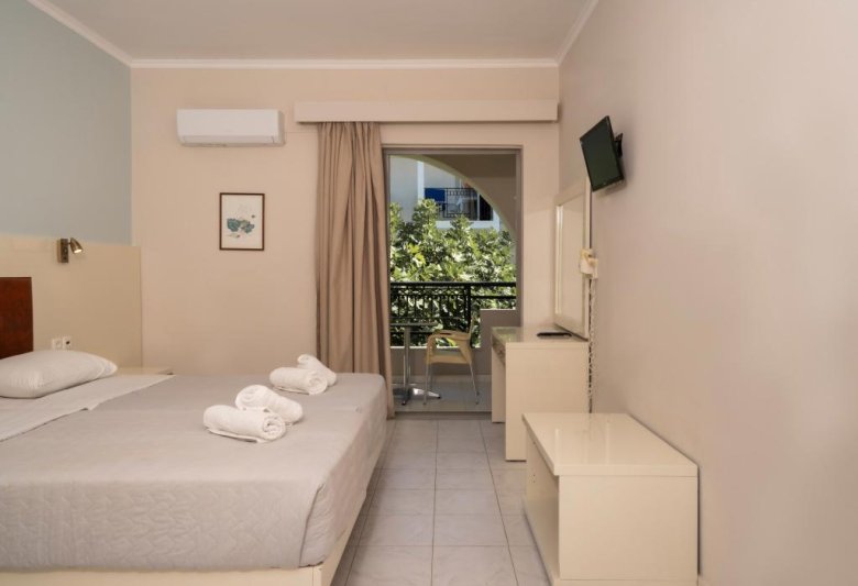 Zakynthos utazás Karras Livin