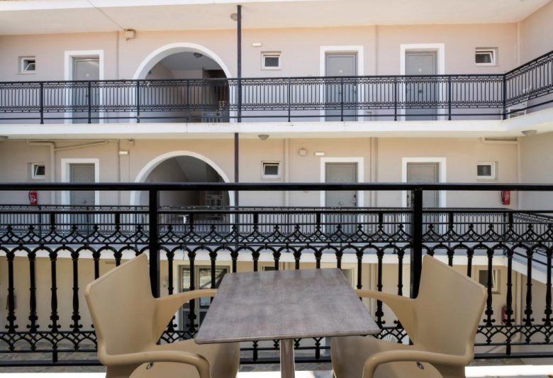 Zakynthos utazás Karras Livin