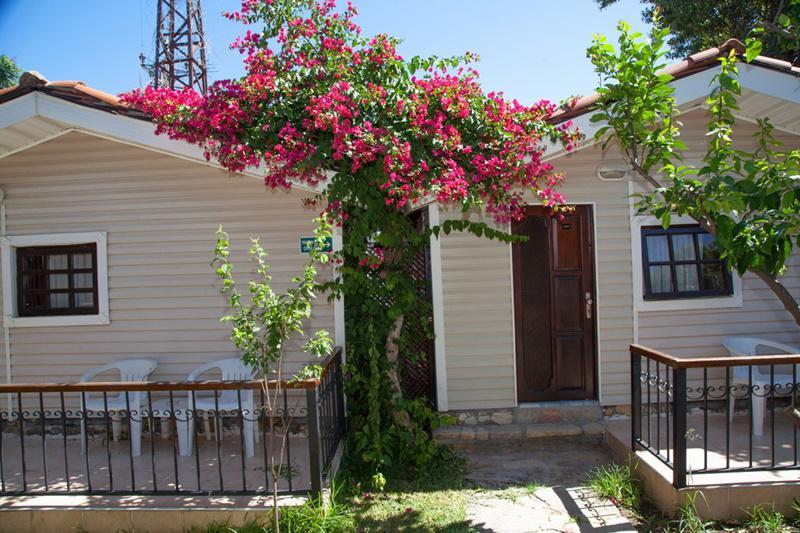 Leda Beach Hotel Side