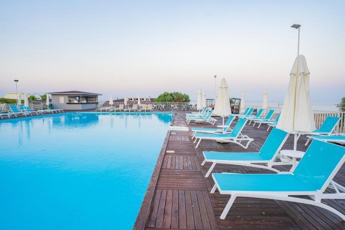 Master Family Club Hotel Side