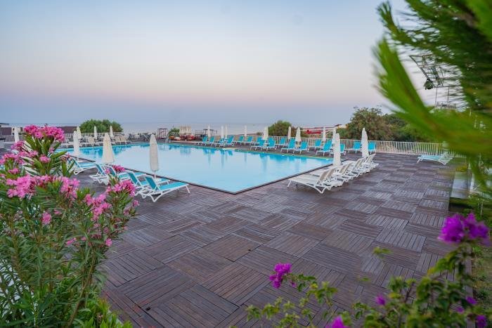 Master Family Club Hotel Side