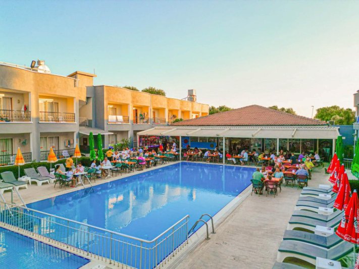 Sayanora Hotel Side
