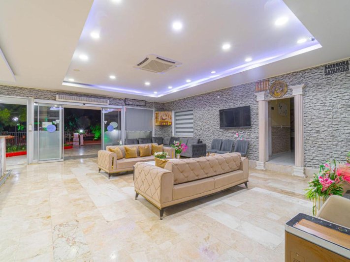 Side utazás Sayanora Hotel