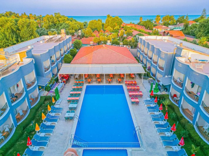 Sayanora Hotel Side