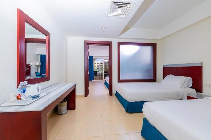Hurghada utazás Serenity Alma Resort 