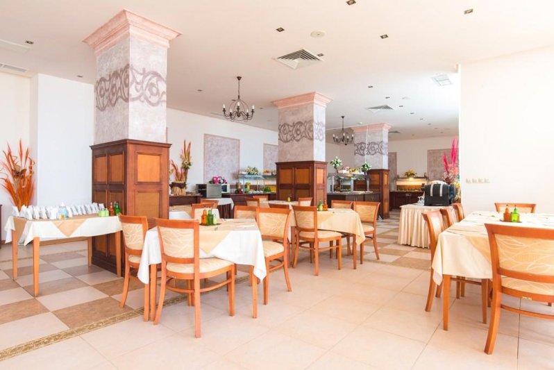 Szveti Vlasz utazás Tiva Del Mar Beach Hotel