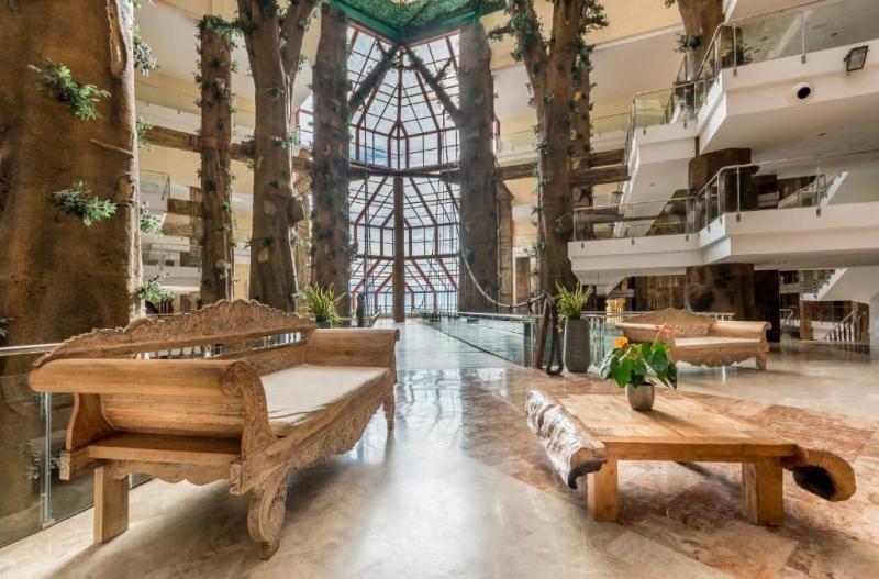 Costa Del Sol Benalmadena utazás Holiday World Polynesia