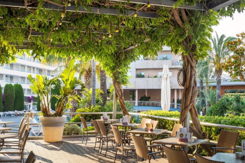 Costa Brava Santa Susanna utazás Aqua Hotel Onabrava And Spa