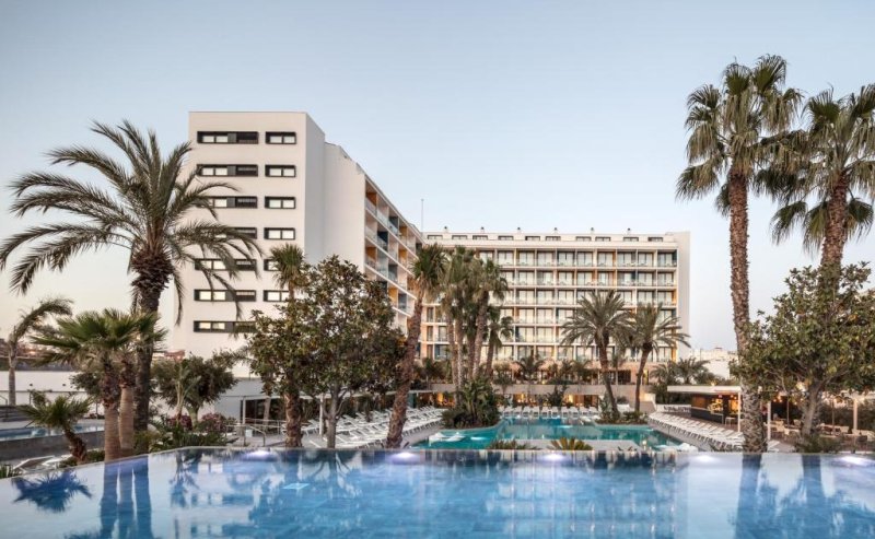 Costa Brava utazás Aqua Hotel Silhouette & Spa