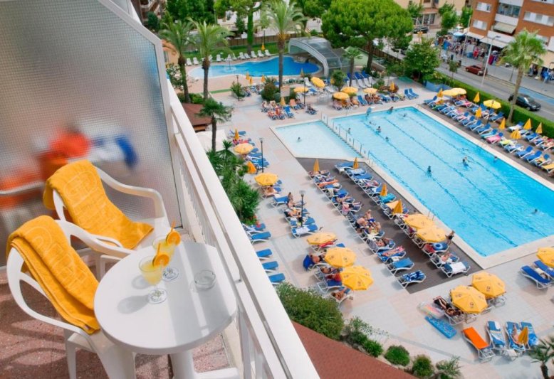 Costa Brava Lloret de Mar utazás Hotel Oasis Park & Spa