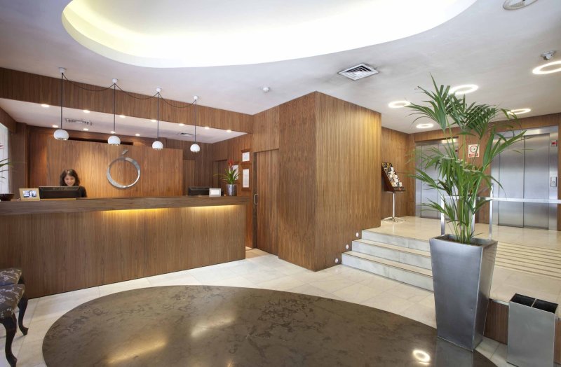 Madrid utazás Hotel Opera