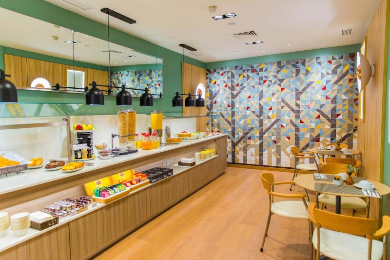 Madrid utazás Hotel Opera