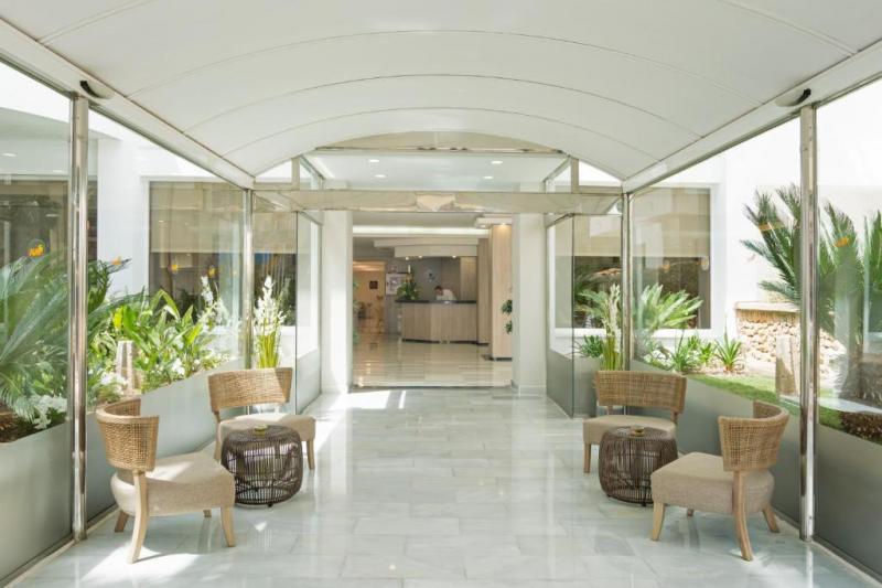 Mallorca Paguera utazás Hotel Palmira Paguera & Suites