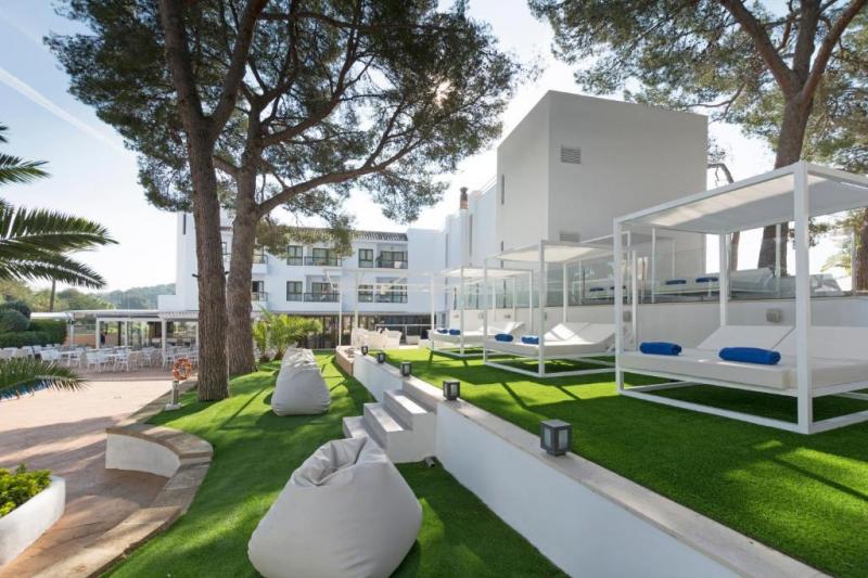 Mallorca Paguera utazás Hotel Palmira Paguera & Suites