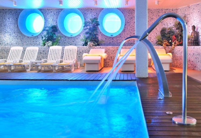 Costa Brava utazás Hotel GHT Oasis Tossa & Spa