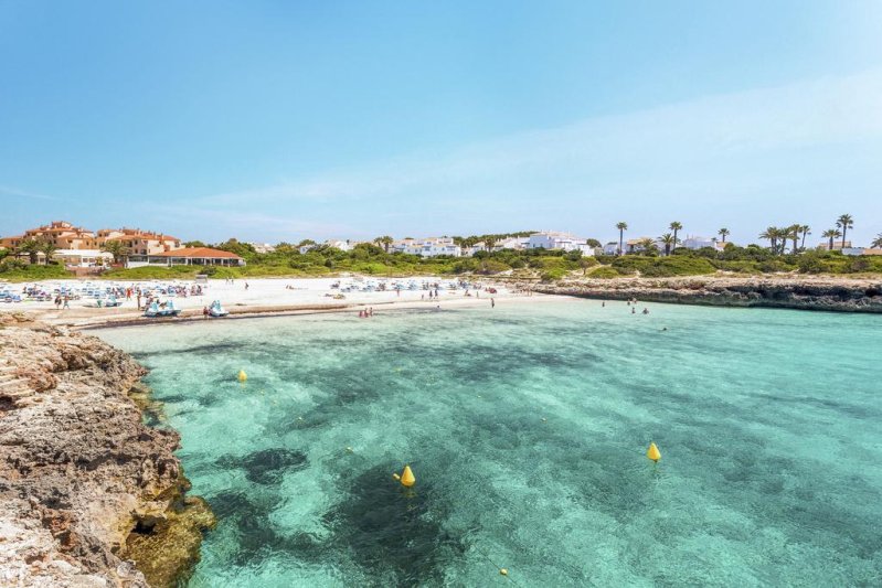 Menorca utazás Globales Cala'n Bosch