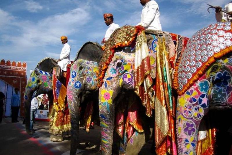 India-Arany Háromszög A Színek ünnepén, Dubai és Abu Dhabi