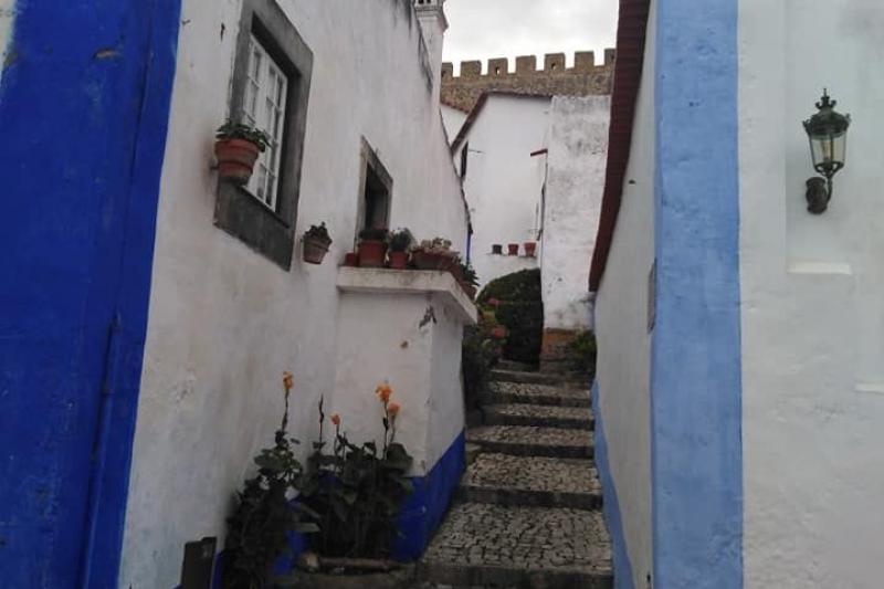 Közép-Portugália Kincsei Lisszaboni Városnézéssel