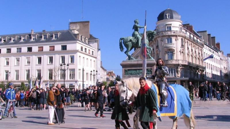 A Legszebb Loire-völgyi Kastélyok és Párizs Fényei Normandiai Kitérővel