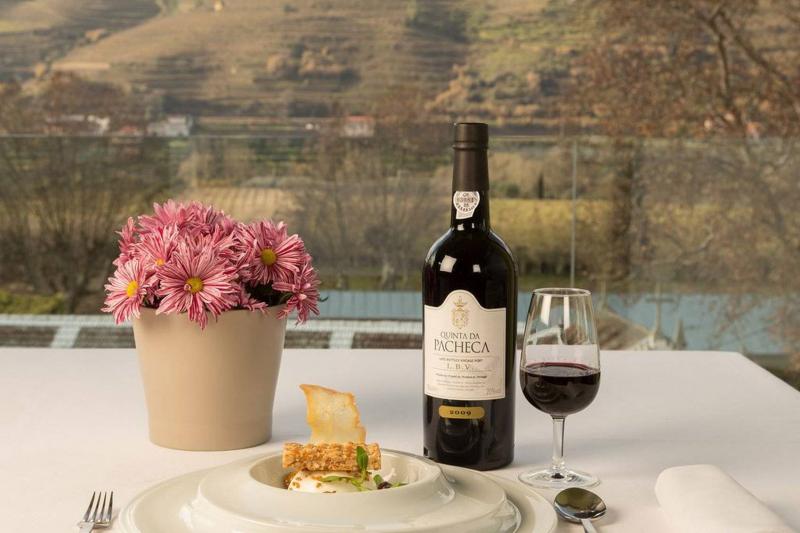 Bortúra Portoban és A Douro-völgyében körutzás