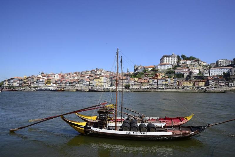 Bortúra Portoban és A Douro-völgyében körutzás