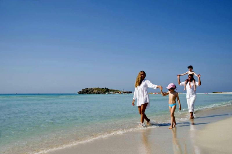 Dél-Ciprus Ayia Napa utazás Nissi Beach Resort