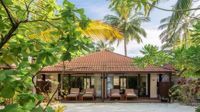 Maldív-szigetek Szilveszter utazás Lily Beach Resort & Spa Huvahendhoo