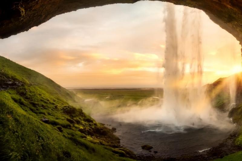 IZLAND - Jégmezők, Gejzírek, Zuhatagok és Fjordok Szigete