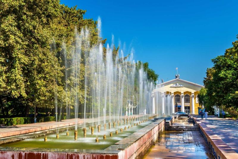 Kazahsztán és Kirgizisztán Turán és A Tien-san Földje