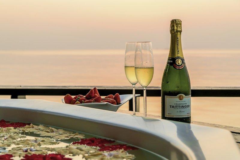 Maldív-szigetek utazás Lily Beach Resort & Spa Huvahendhoo