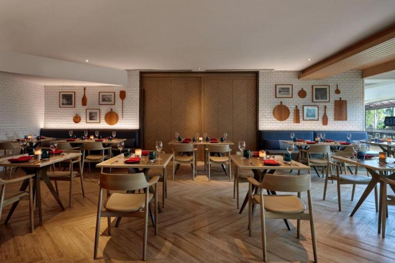 Phuket utazás Marriott Resort & Spa, Merlin Beach