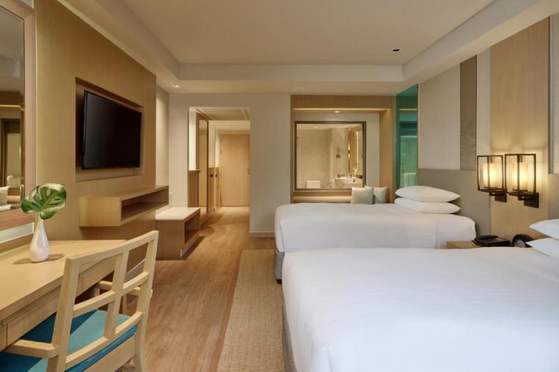 Phuket utazás Marriott Resort & Spa, Merlin Beach