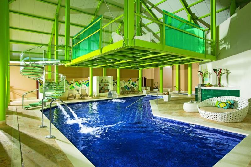 Dominika utazás Breathless