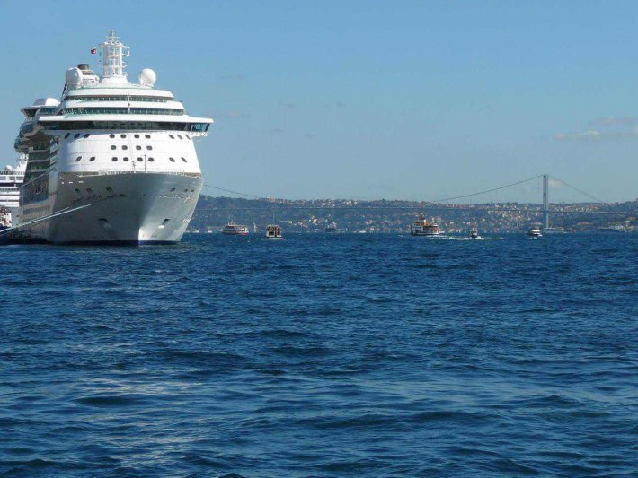 Isztambul és a Boszporusz a Nemzetközi Tulipánfesztivál idején