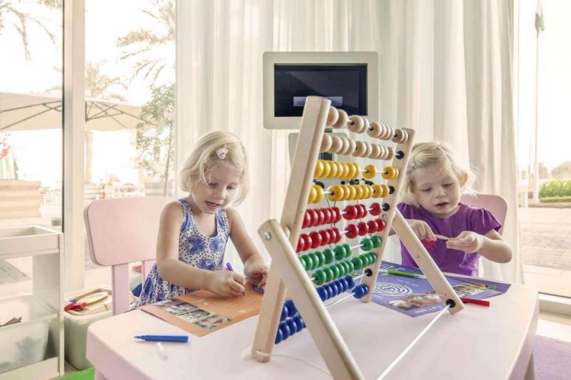 Dubai utazás Novotel World Trade