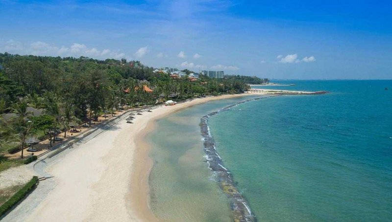 Szilveszter a Halong-öbölben