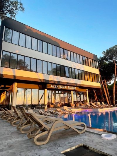 Durres utazás Alexander Resort