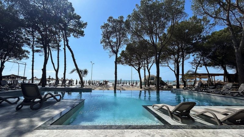 Durres utazás Alexander Resort