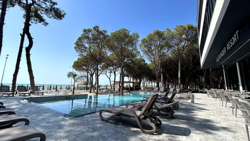 Durres utazás Alexander Resort