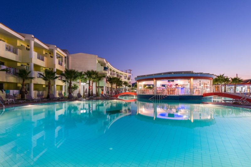 Caretta Beach Resort & Waterpark Zakynthos