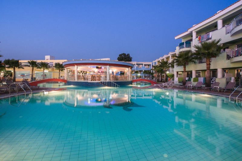 Zakynthos utazás Caretta Beach Resort & Waterpark