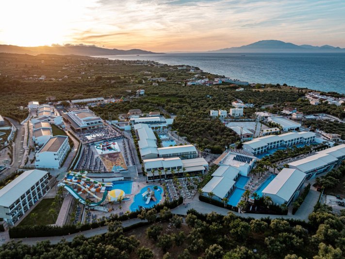 Zakynthos utazás Caretta Paradise Resort & Waterpark