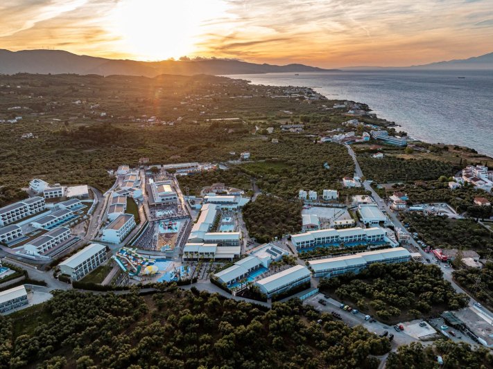 Zakynthos utazás Caretta Paradise Resort & Waterpark