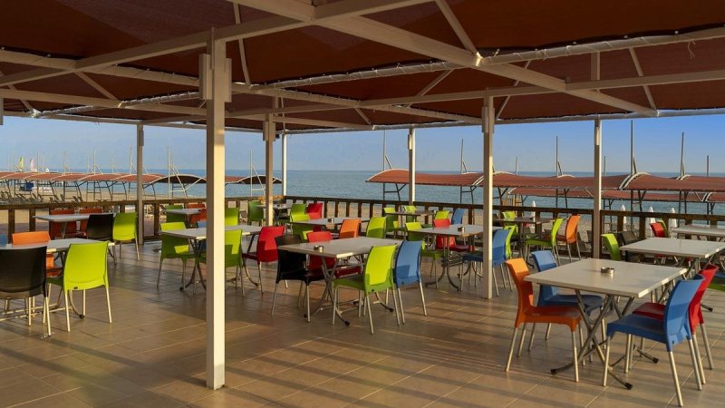 Casa Fora Beach Resort Side