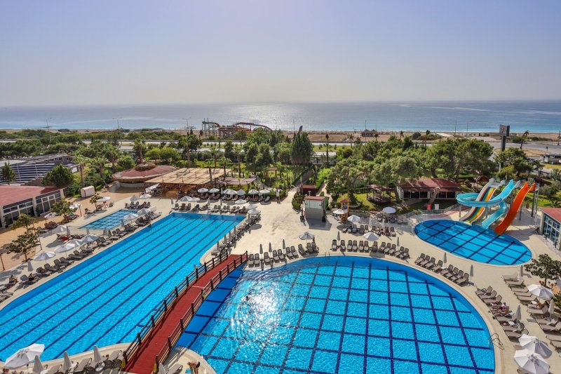 Casa Fora Beach Resort Side